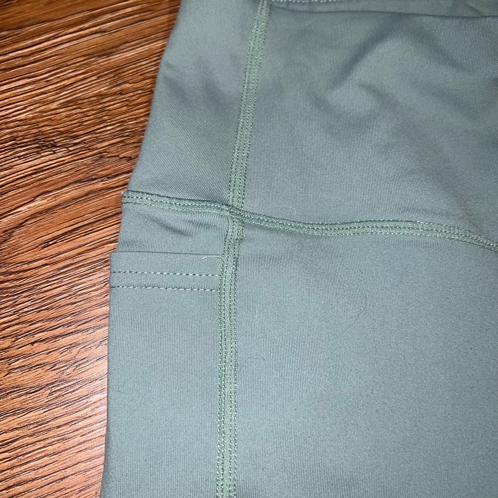 Sketchers green leggings